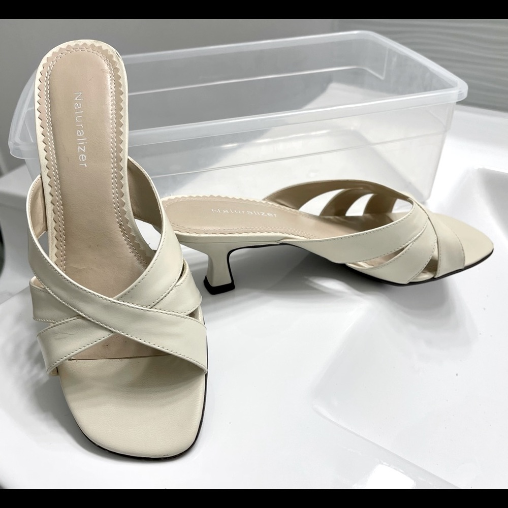 Naturalizer sandals